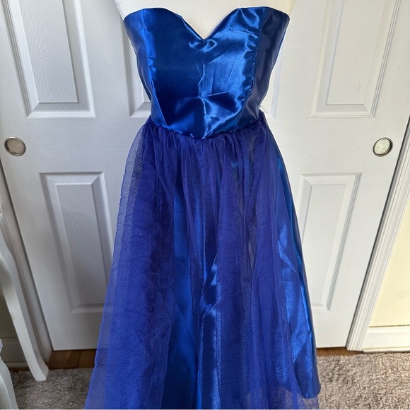 NWOT Royal Blue Gown - Picture 5 of 16